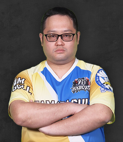 けん 選手